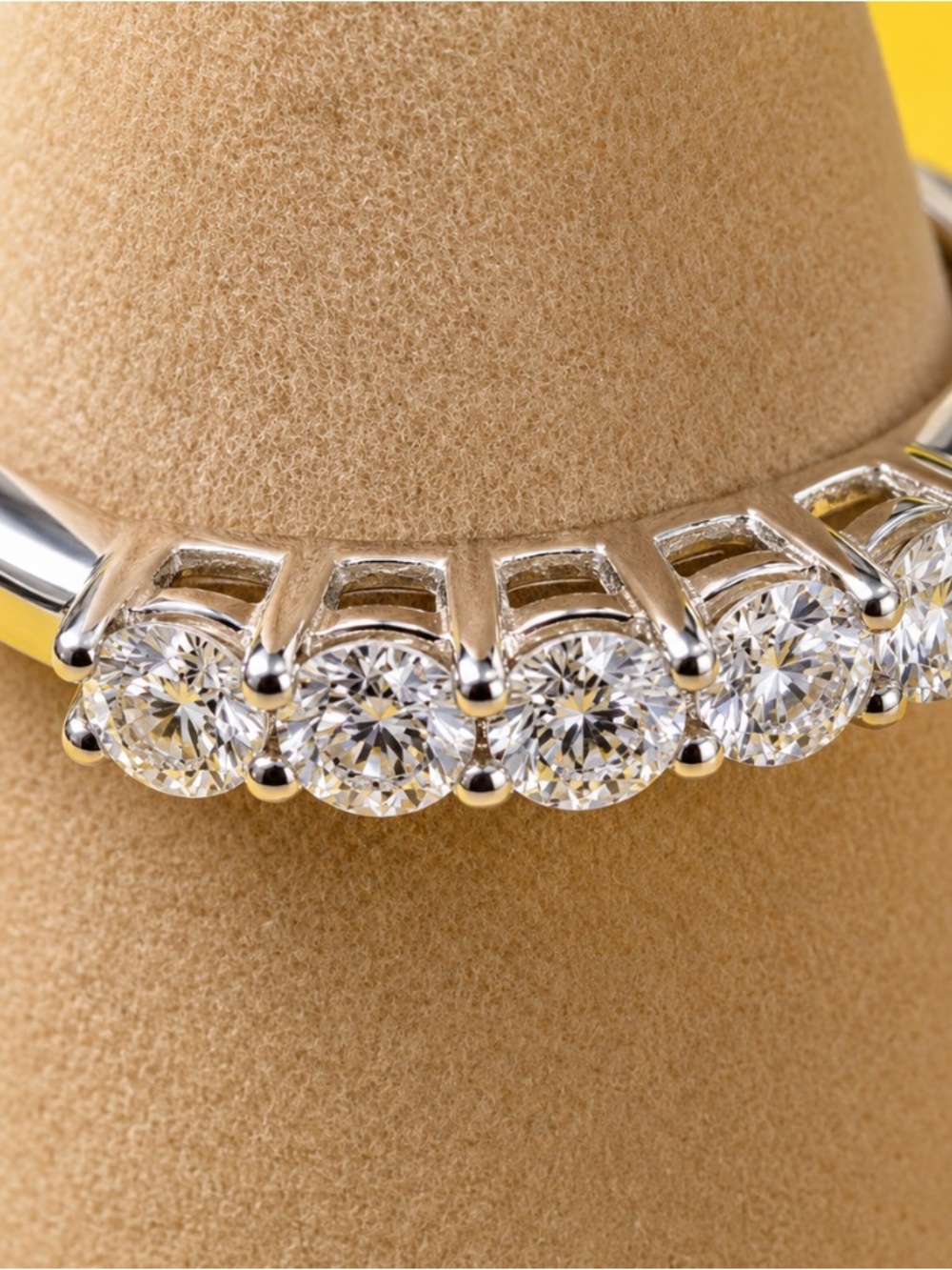 $1500 solid gold 5 diamonds totaling 0.60 ct WHAT is your Offers